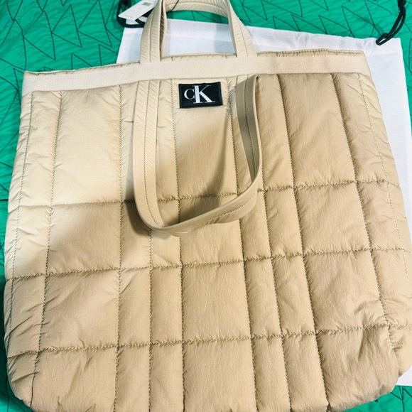 Calvin Klein Quilted Tote Bag. - Picture 10 of 10